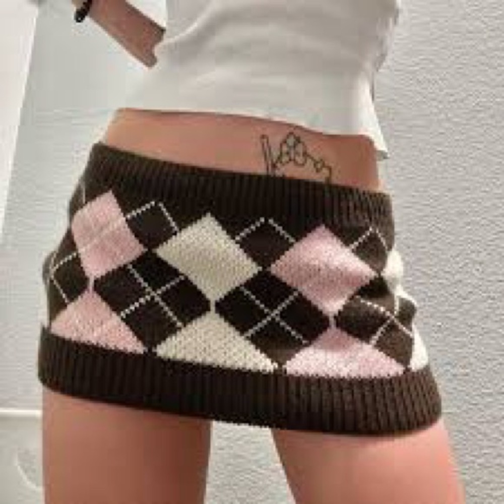 Urban Outfitters Argyle Crop Top in Brown and Pink